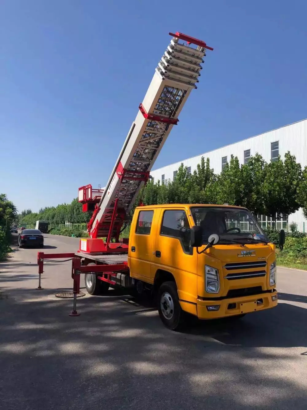 六安金安附近的云梯车出租服务：轻松解决高空作业需求