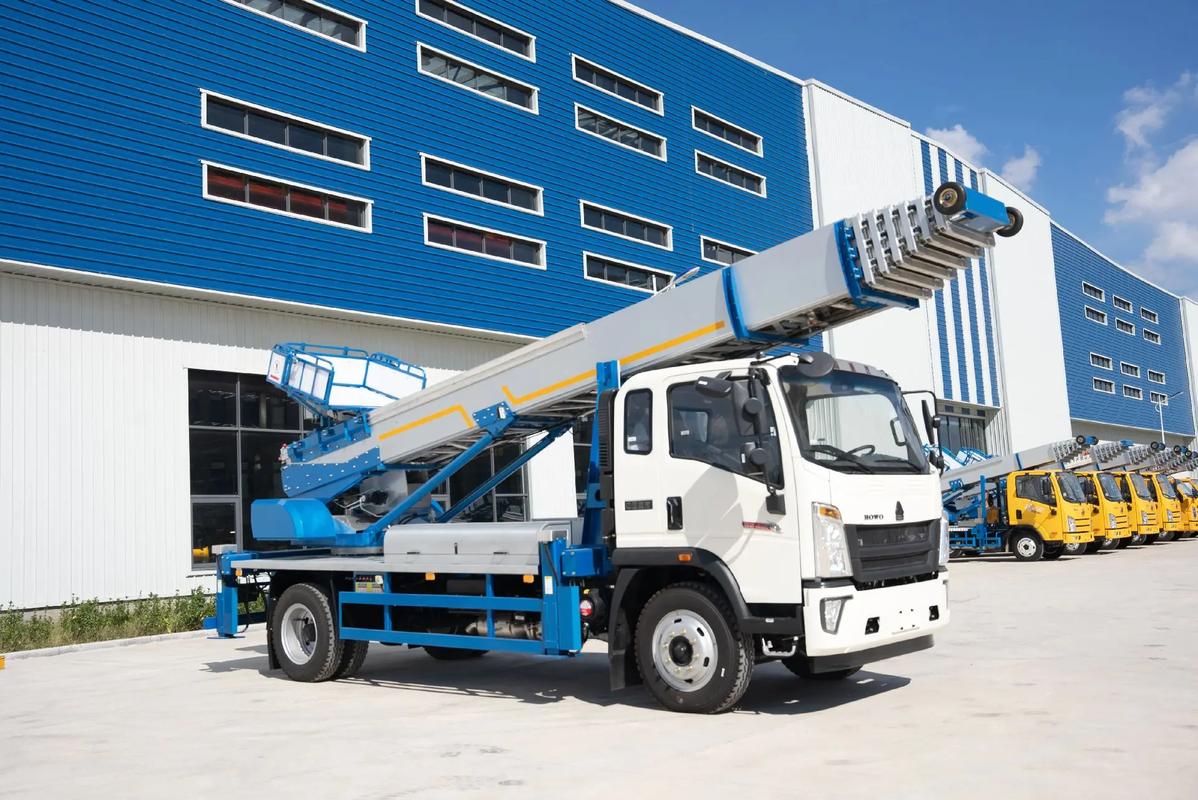 六安金安出租云梯车高空作业车 建筑垃圾搬运